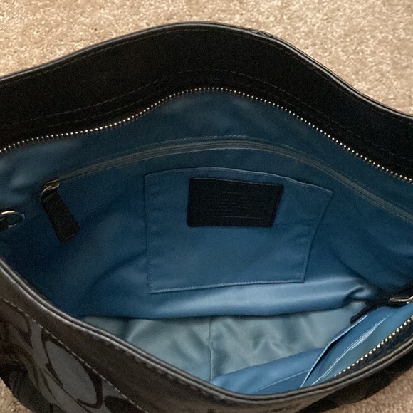 Coach - Large Black Shoulder Bag - Picture 6 of 10